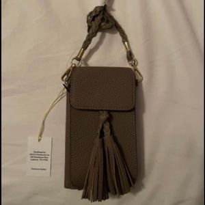 NWT- BOUTIQUE- TAUPE FAUX LEATHER PHONE/WALLET CROSSBODY BAG